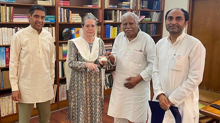 Mistry said, "Till now Tharoor and Pawan Bansal have taken the nomination forms from CEA." Credit: Twitter/ @Jairam_Ramesh