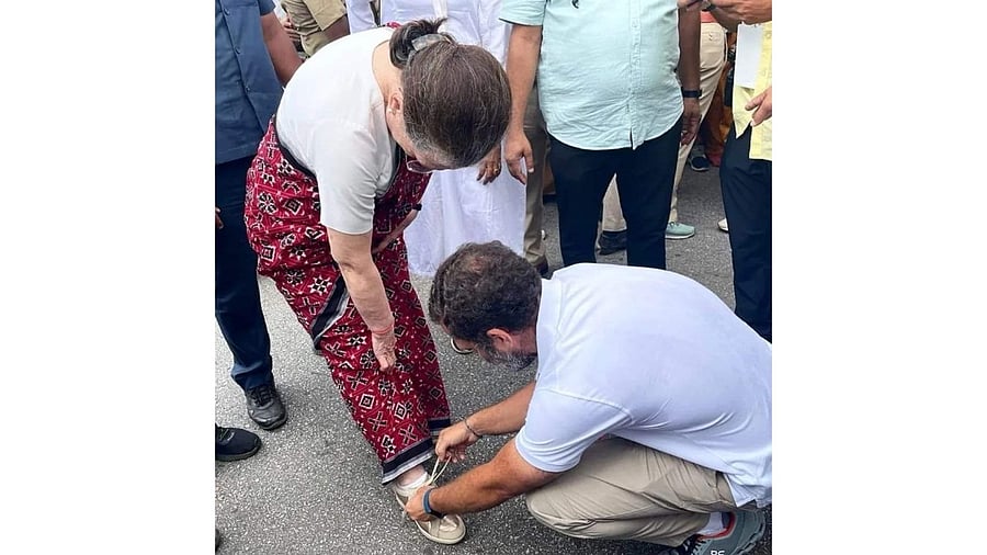 Credit: Twitter/@ShashiTharoor