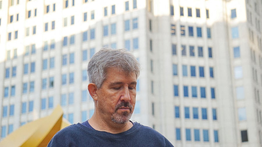 Former Wall Street Journal reporter Jay Solomon poses for a photograph in front of a building in Bethesda, Maryland, US, September 28, 2022. Credit: Reuters Photo