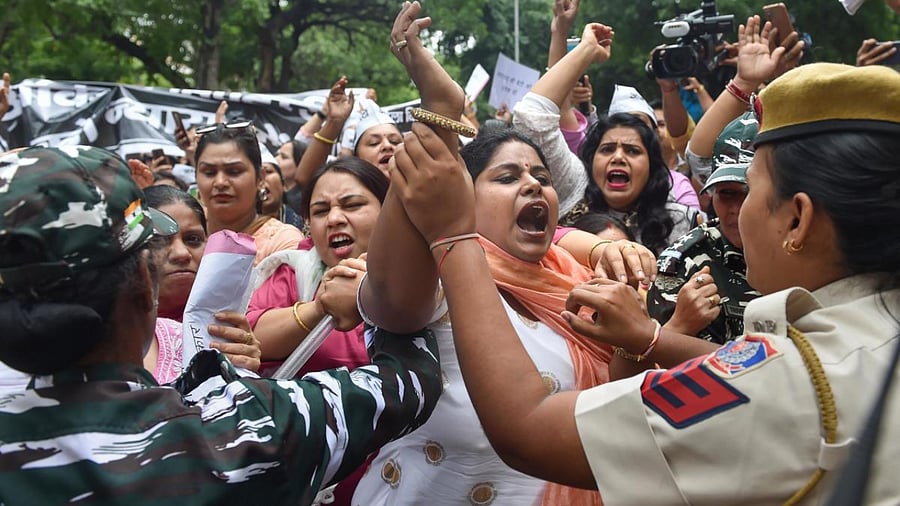 AAP women protest the killing of Ankita Bhandari. Credit: PTI Photo