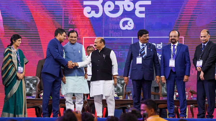 (From Left) Chief Secretary Vandita Sharma, Industrialist Vineeth Mittal, Union Minister for State Bhavanth Khuba, Chief Minister Basavaraj Bommai, Industry Minister Murugesh Nirani, FKCCI President B V Gopal Reddy and Industrialist K Ullas Kamath, were seen during the Valedictory of Global Investors Meet 'Invest Karnataka 2022', at Palace Grounds in Bengaluru on Friday. Credit: DH Photo/ B H Shivakumar