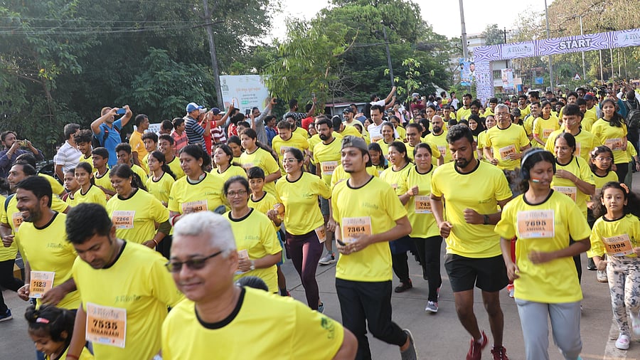 Participants take part in the Mangalore Marathon 2022 in Mangaluru on Sunday. Credit: DH Photo