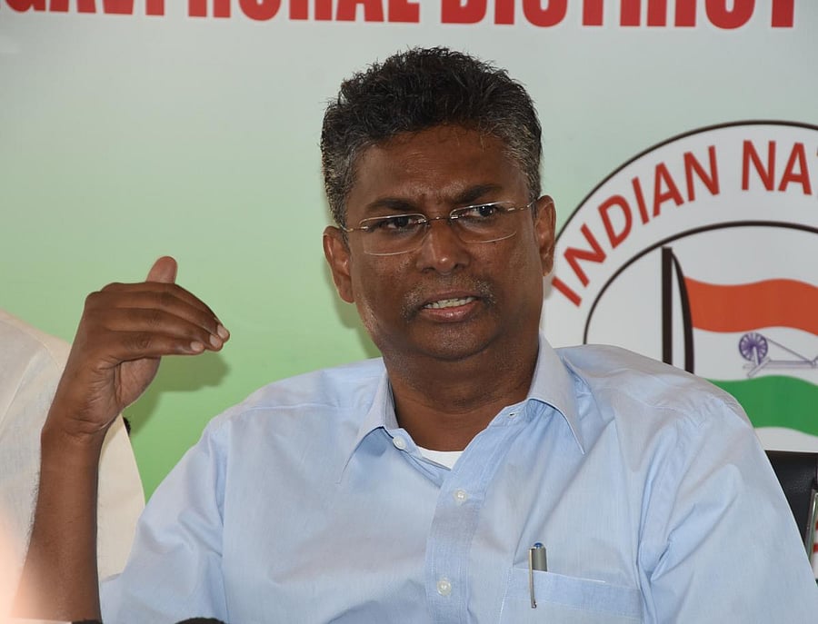 Top Karnataka Congress leader Satish Jarkiholi. Credit: DH Photo