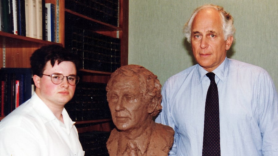Evelyn de Rothschild (R). Credit: Wikimedia Commons
