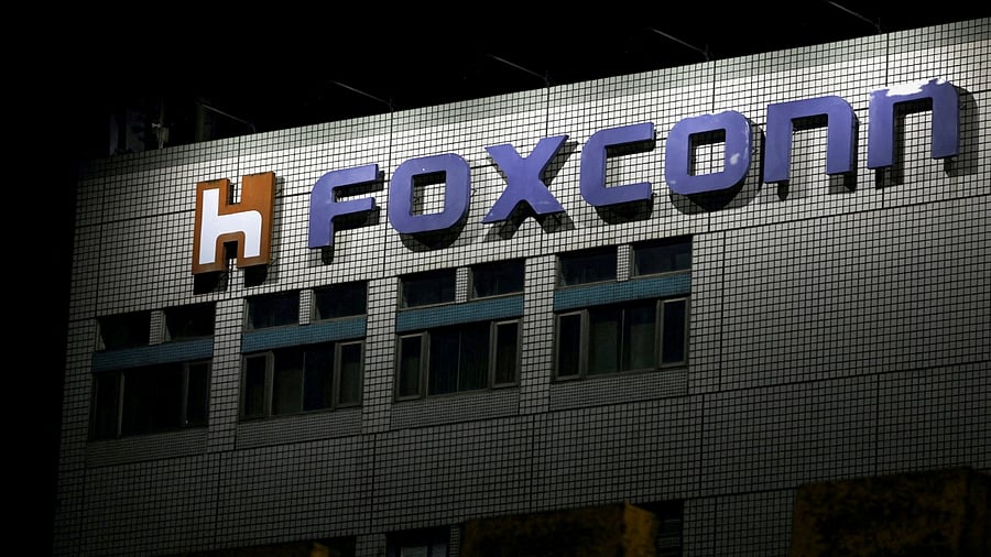 Earlier this month, Foxconn quadrupled bonuses for workers who stayed and also began a recruitment drive. Credit: Reuters File Photo
