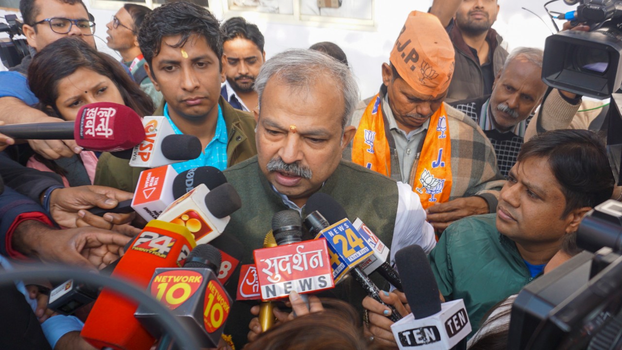 Delhi BJP President Adesh Gupta (C). Credit: PTI Photo