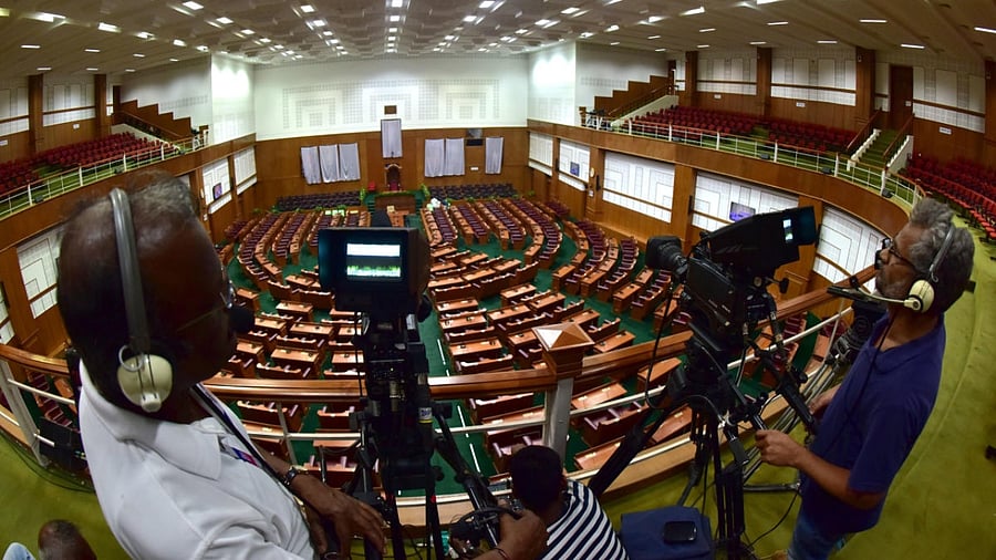 Preparations on for the session at Suvarna Vidhana Soudha in Belagavi. Credit: DH Photo/Prashanth H G