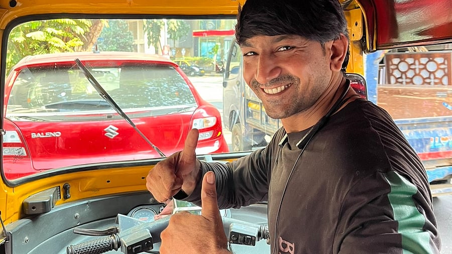The Mumbai auto driver. Credit: Twitter/ @joerwallen