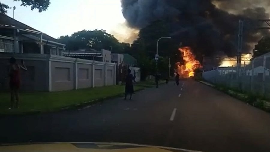 A gas tanker explodes, in Boksburg, South Africa. Credit: Reuters Photo/AAA SECURITY GROUP 