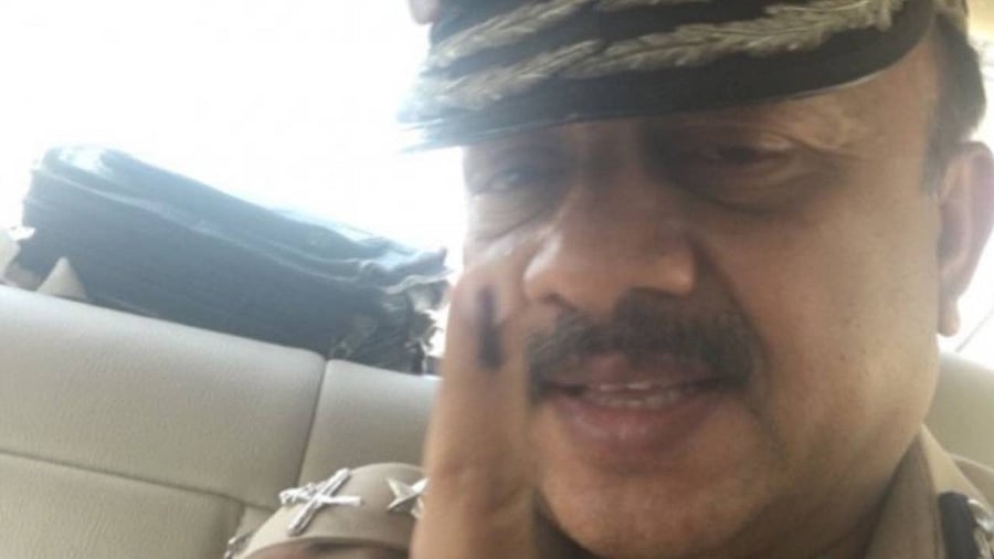 Bharti is a 1994-batch Maharashtra-cadre officer. Credit: Twitter/@DevenBhartiIPS