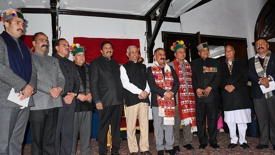 Himachal Pradesh Governor Rajendra Vishwanath Arlekar and Chief Minister Sukhvinder Singh Sukhu during the oath taking ceremony of new state cabinet ministers. Credit: PTI Photo