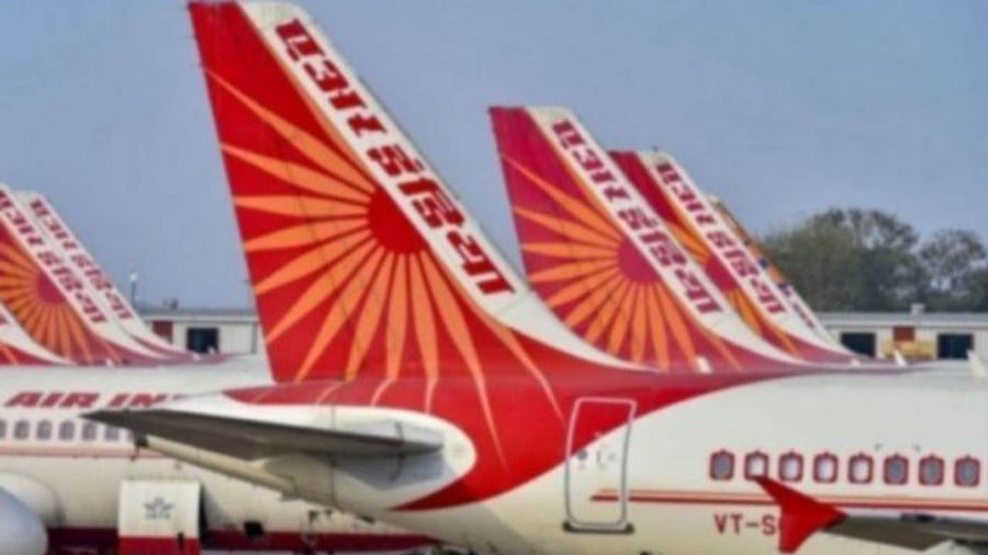 Sources said the airline in its reply stated that the cabin crew reported the incident to the Commander and logged it in the Voyage Report. Credit: PTI Photo