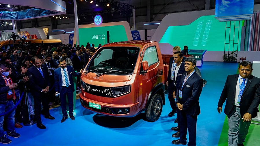 Ashok Leyland Managing Director & CEO Shenu Agarwal and other dignitaries during unveiling of new SWITCH Intelligent Electric Vehicles (IeV) series at the Auto Expo 2023, in Greater Noida, Wednesday, Jan. 11, 2023. Credit: PTI File Photo