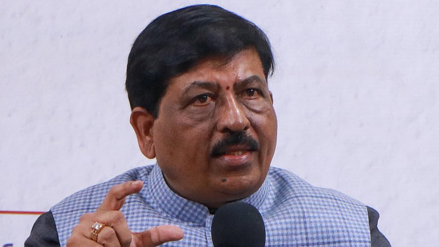 Nirani and Yatnal, both Panchamasalis and potential chief ministerial candidates, have been at loggerheads over their community's reservation demand. Credit: DH Photo/Jimmy James