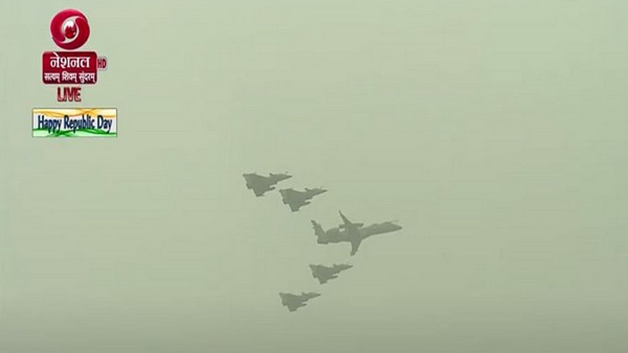 The India Meteorological Department said visibility levels stood at 600 metres at 7 am and improved to 800 metres by 11 am. Credit: Screengrab of livestream