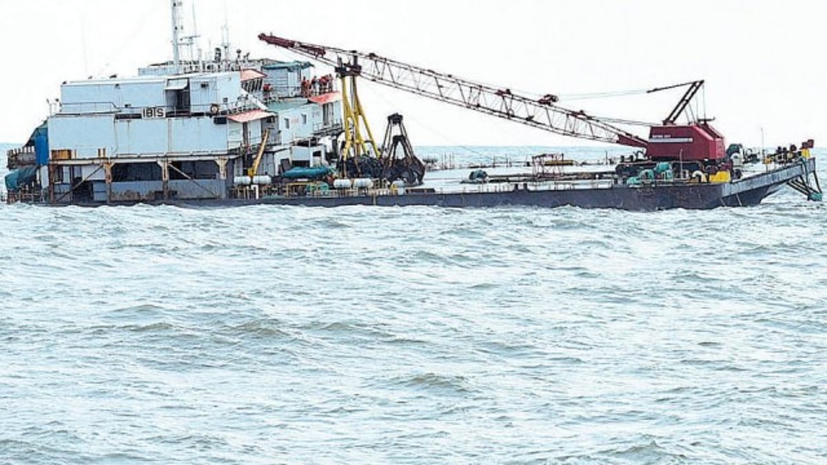 Goa: Barge sinks off Mormugao Port, all eight crew members rescued