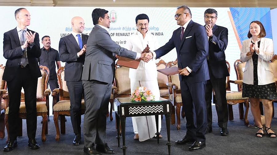 Signing of the MOU. Credit: Special arrangement
