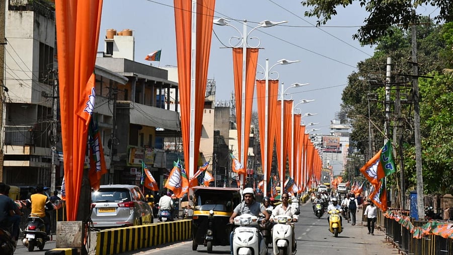A road in Belagavi is decked up in saffron for the roadshow by Prime Minister Narendra Modi scheduled for Monday. Credit: DH Photo