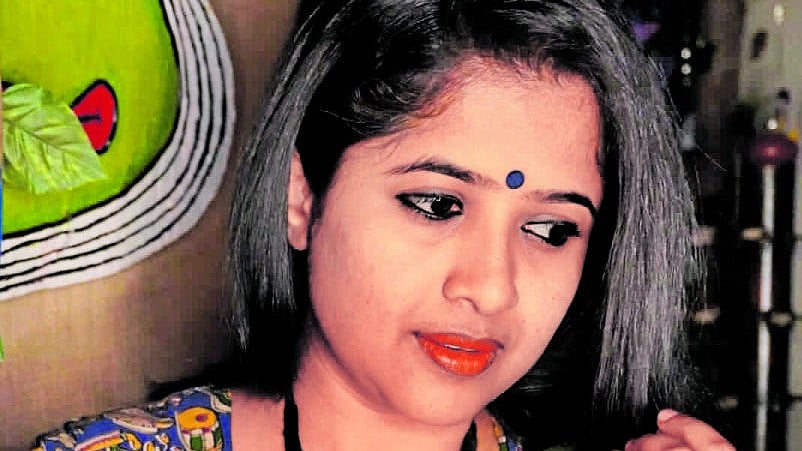 Neeli Lohit models for her terracotta jewellery. Credit: Special arrangement