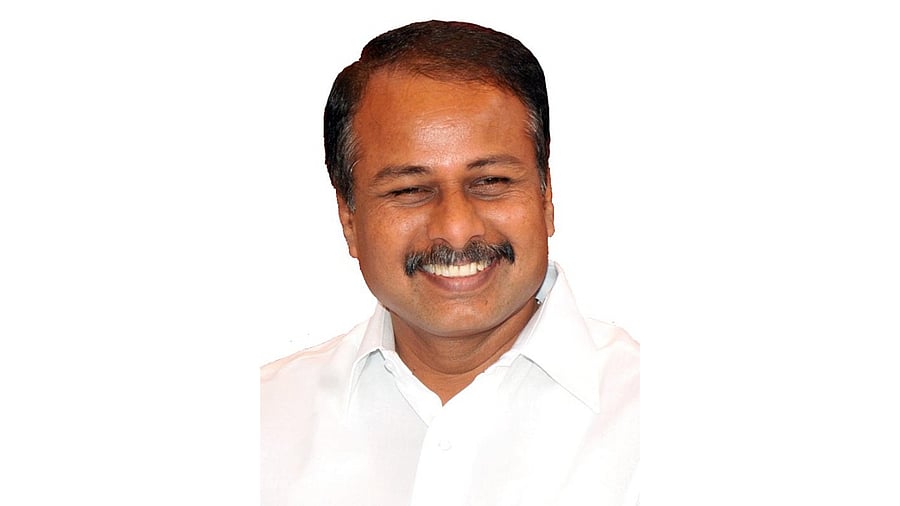 R Dhruvanarayana. Credit: Twitter/@siddaramaiah