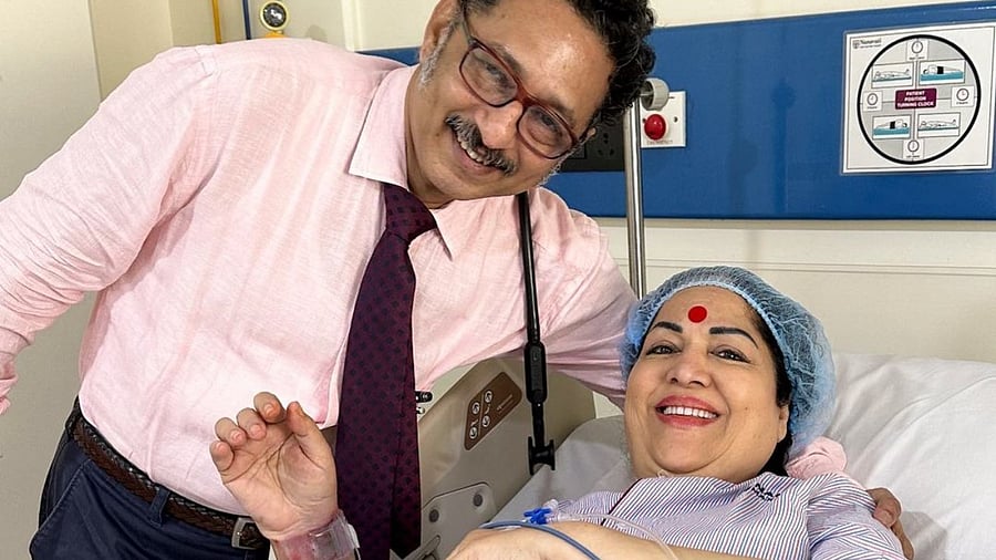 The actor shared a photo of her mother Sunanda Shetty and her doctor from Nanavati Hospital on Instagram. Credits: Instagram/@theshilpashetty