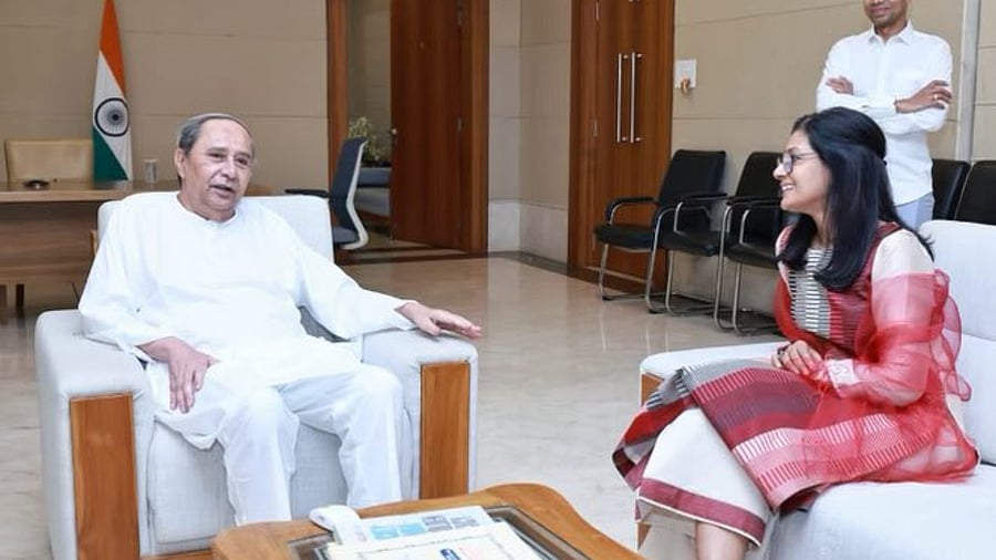 Odisha CM Naveen Patnaik with filmmaker Nandita Das. Credit: Twitter/@nanditadas