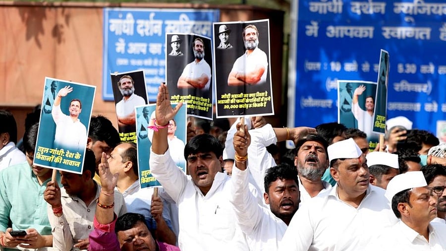 Congress holds 'Sankalp Satyagraha’ at Rajghat in New Delhi. Credit: Special Arrangement
