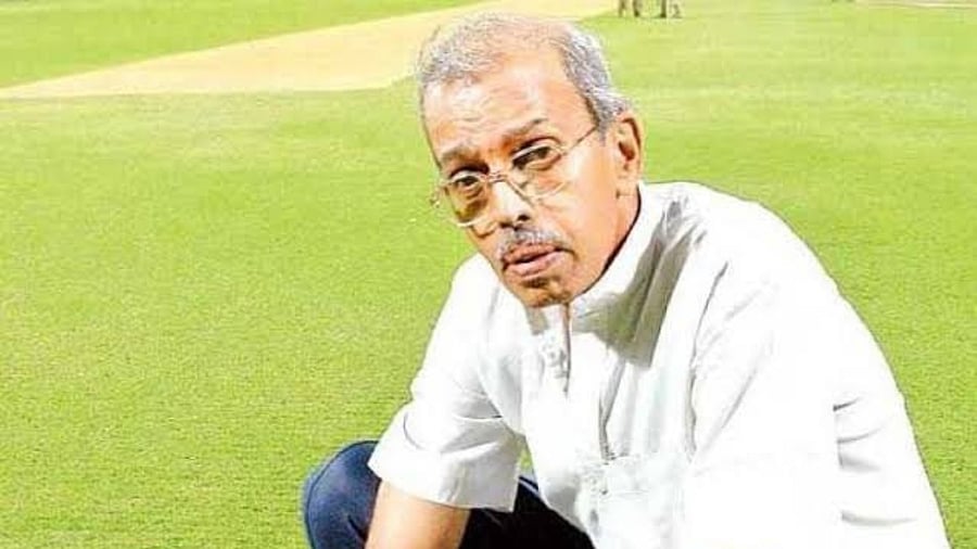 Former India opener Sudhir Naik. Credit: Twitter/@ajinkyasnaik