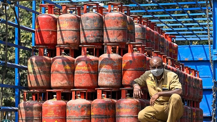 Government Confirms Uninterrupted LPG Supply, Diversifies Oil Sources