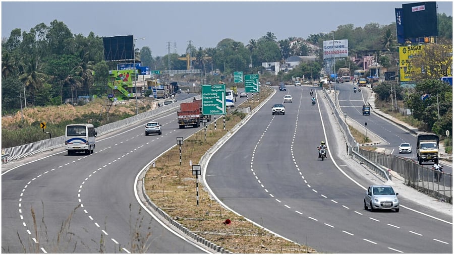 The crash has reignited the debate on banning two-wheelers from the main carriageway of expressway. Credit: Special Arrangement