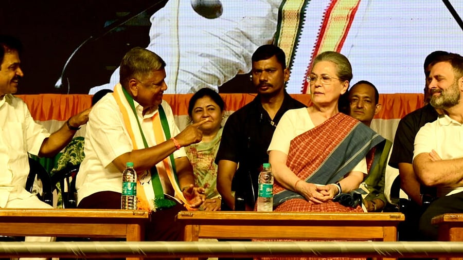 Congress leader Sonia Gandhi at a campaign rally, her first since 2019, at Hubballi on Saturday. Former AICC chief Rahul Gandhi, Hubballi-Dharwad Central party candidate Jagadish Shettar and AICC general secretary K C Venugopal are seen. Credit: DH Photo
