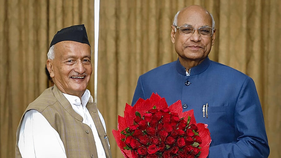 Maharashtra Governor Ramesh Bais in a meeting with former Maharashtra governor Bhagat Singh Koshyari. Credit: PTI Photo