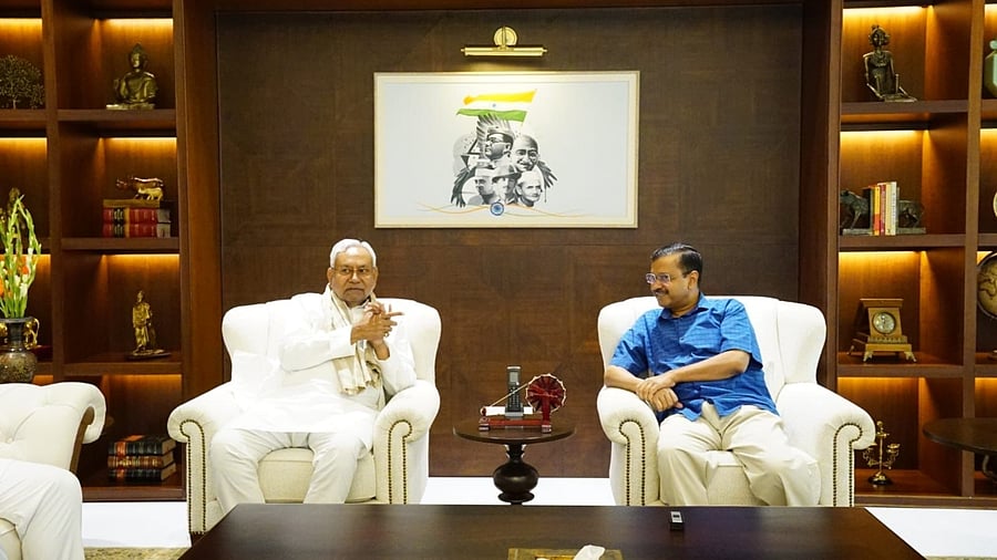 Bihar CM Nitish Kumar (L) and Delhi CM Arvind Kejriwal (R). Credit: Twitter/@shemin_joy