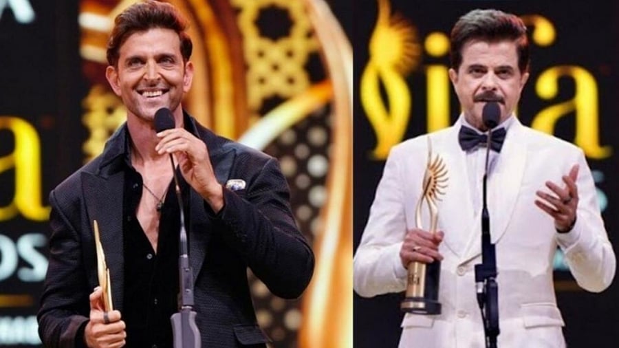 Hrithik Roshan, Anil Kapoor with their IIFA awards. Credit: IANS Photo