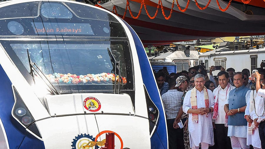 Assam CM Himanta Biswa Sarma with Union Minister Ashwini Vaishnaw and Union Minister Sarbananda Sonowal during the flag-off ceremony of Vande Bharat Express at Guwahati Railway Station. Credit: PTI Photo