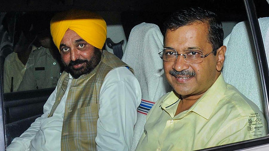 Delhi Chief Minister Arvind Kejriwal with Punjab Chief Minister Bhagwant Mann arrives at Birsa Munda Airport, in Ranchi, Thursday, June 1, 2023. Credit: PTI File Photo