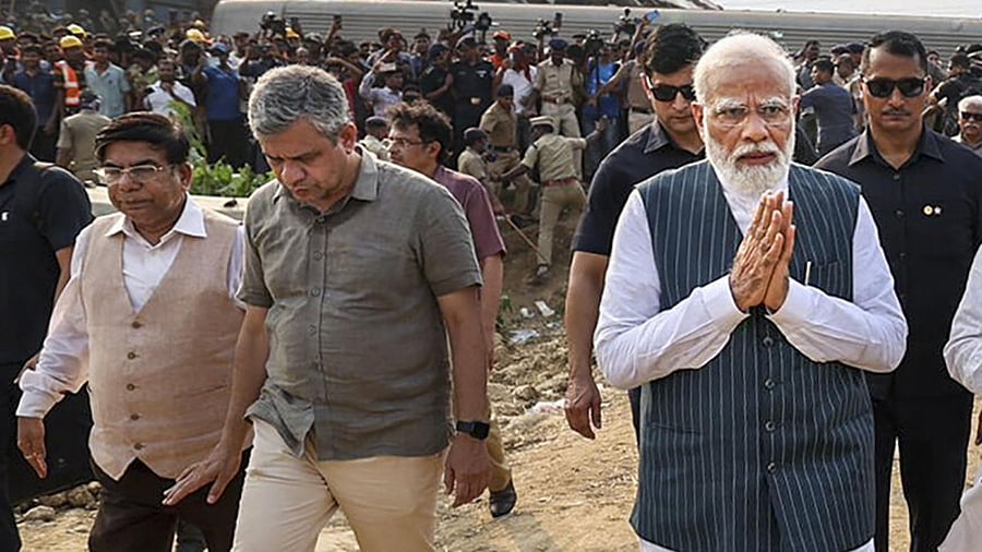 PM Modi with Union Railway Minister Ashwini Vaishnaw at the Odisha train accident site. Credit: PTI Photo