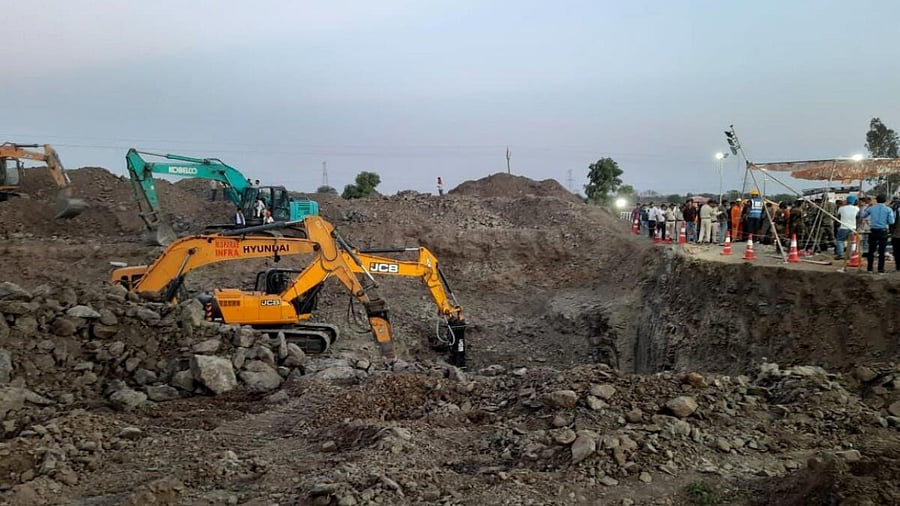 The girl, named Srishti, fell into the borewell at around 1 pm on Tuesday and since then efforts have been on to rescue her. Credit: IANS Photo