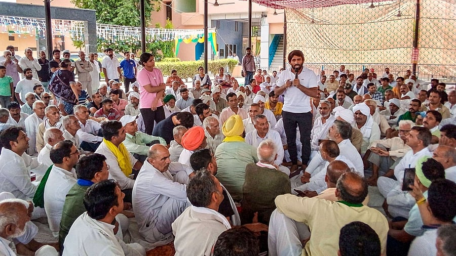 Apart from leaders of various khaps and Bharatiya Kisan Union leader Rakesh Tikait, Olympic medal-winning wrestler Bajrang Punia was present. Credit: PTI File Photo