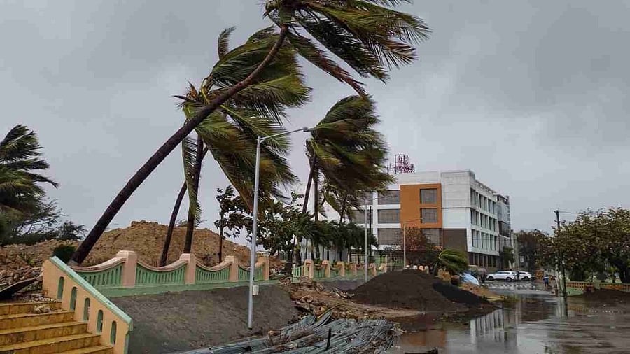 Porbandar: Strong winds and rains lash the city after the landfall of the Cyclone Biparjoy, in Porbandar, Gujarat, Friday, June 16, 2023. Credit: PTI Photo