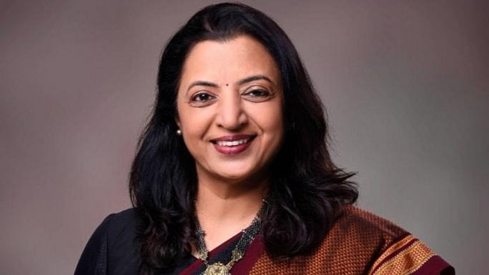 Hours before she joined the Shinde camp, Thackeray removed Kayande as the spokesperson of Shiv Sena (UBT). Credit: Facebook/Manisha Kayande