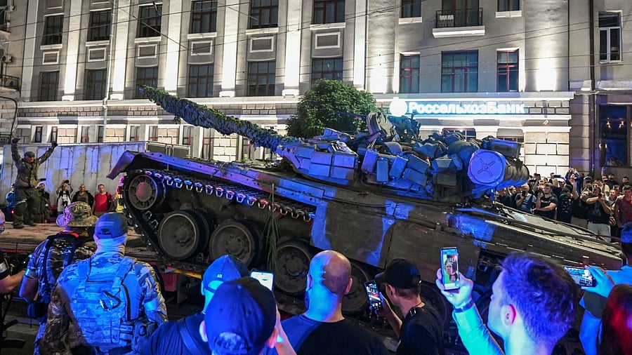 Fighters of Wagner private mercenary group pull out of the headquarters of the Southern Military District to return to base, in the city of Rostov-on-Don, Russia, June 24, 2023. Credit: Reuters Photo