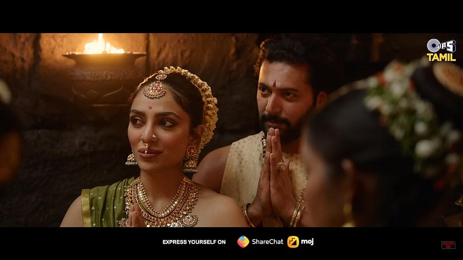 Jayam Ravi and Shobitha Dhulipala in ‘Veera Raja Veera’ from ‘Ponniyin Selvan II’ (2023).