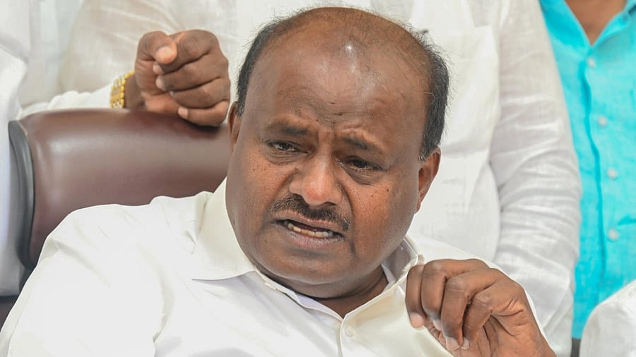 The display of unity between the rivals comes as the saffron party and the JD(S) have been dropping hints of working together to take on the Siddaramaiah government, raising speculation on the larger political messaging. Credit: Special Arrangement