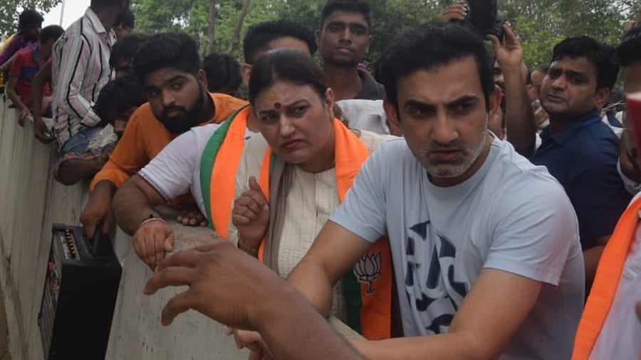 Gambhir visited flood-affected areas in the national capital. Credit: Twitter/@GautamGambhir