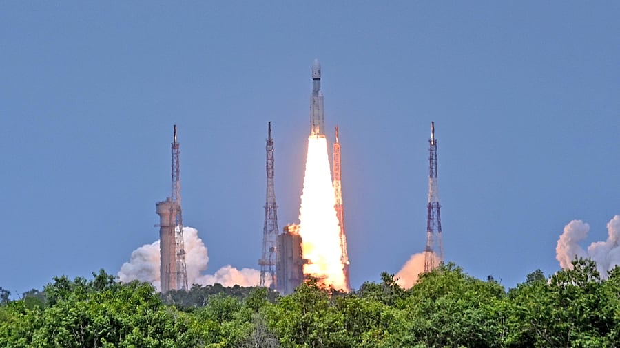 The ISRO’s Launch Vehicle Mark-III (LVM3) GSLV M4 vehicle with Chandrayaan-3 lifts off from the Satish Dhawan Space Centre, in Sriharikota. Credit: DH Photo/Pushkar V