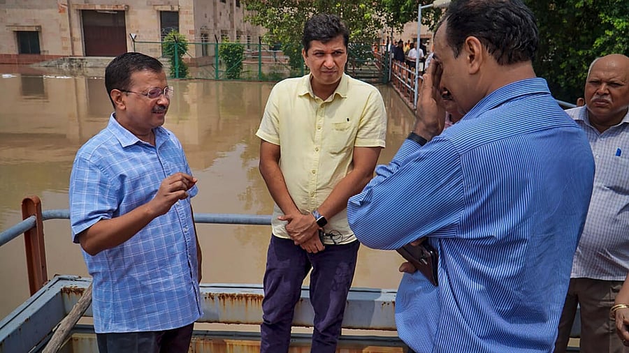 Kejriwal at Wazirabad water treatment plant. Credit: Twitter/@AamAadmiParty