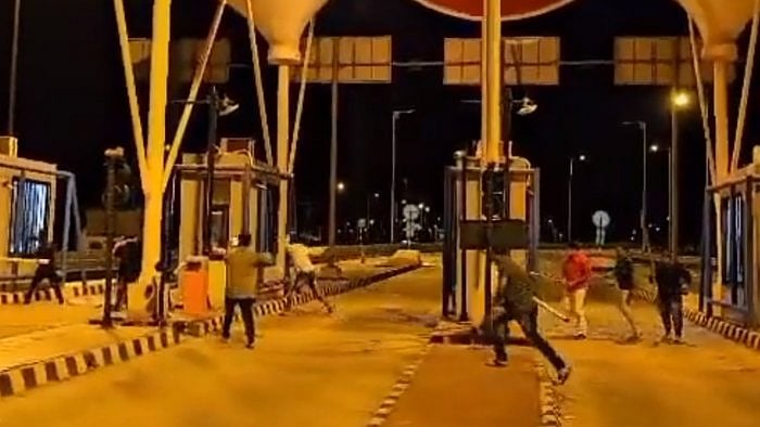 A video of the incident went viral on social media. Credit: Twitter/@nirmal_indian