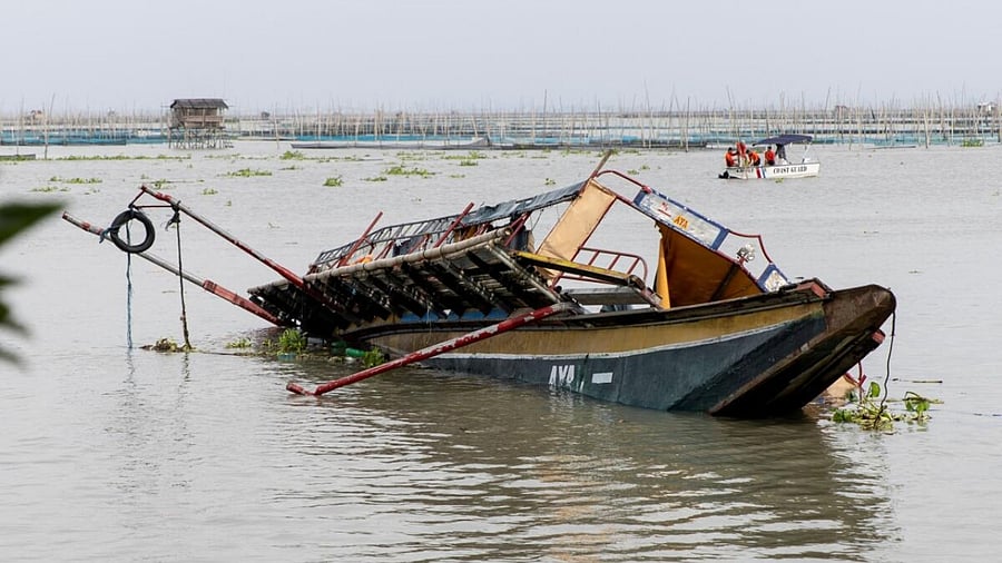 Members of the Philippine Coast Guard continue the search and rescue operations around the capsized passenger boat M/B Princess Aya, in Binangonan, Rizal province, Philippines. Credit: Reuters Photo