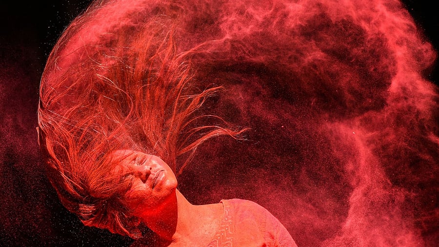 In Pics | Easy and simple tips to take care of skin & hair after Holi